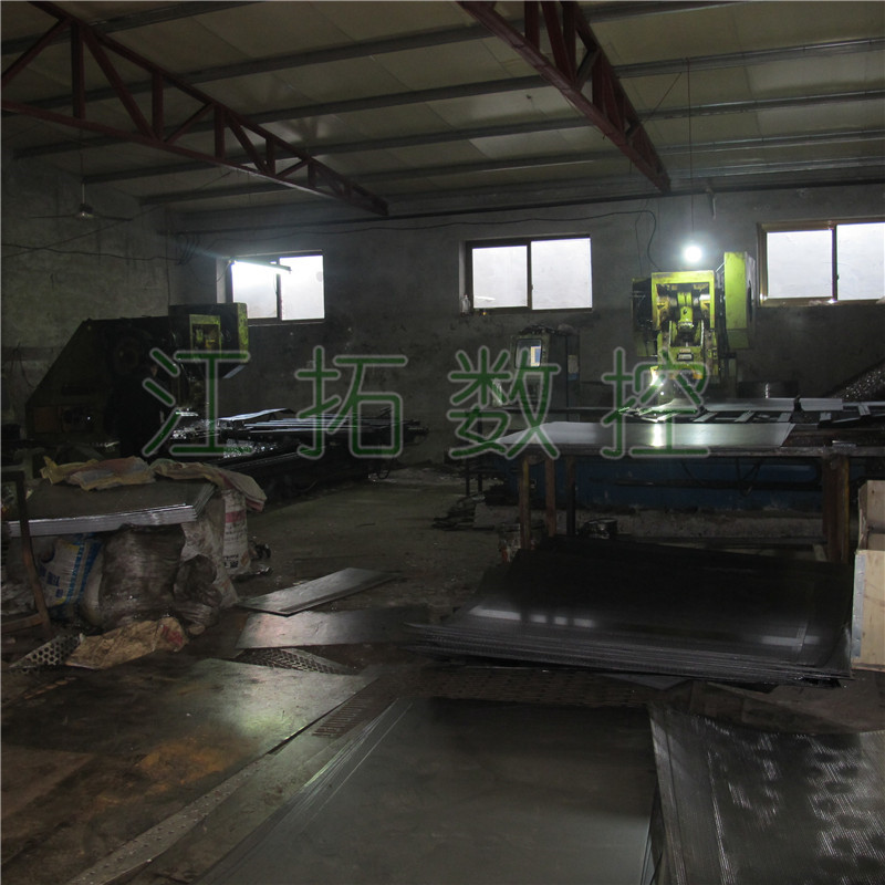 江拓數控沖床設備