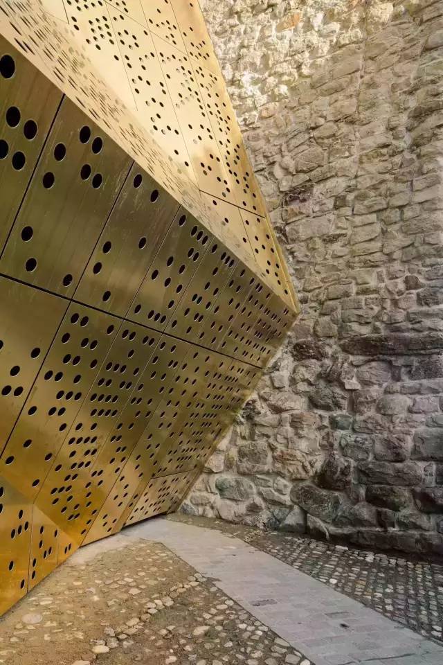 瑞士Janus博物館黃銅板沖孔網